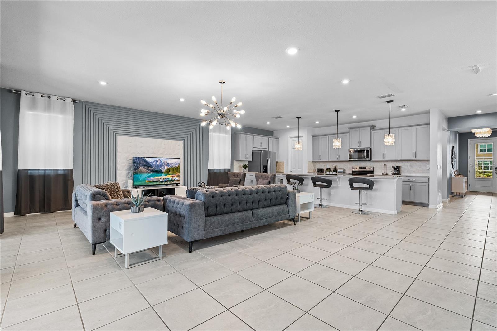 8915 Tropical Haven Court, FL