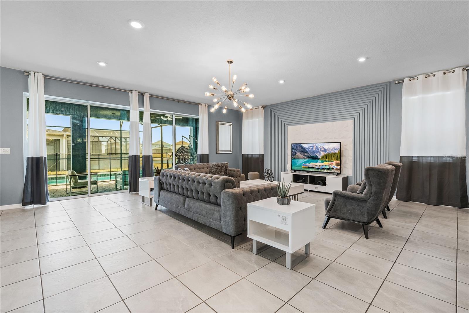 8915 Tropical Haven Court, FL