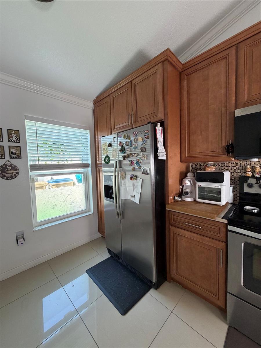 36 Lakepointe Circle, FL