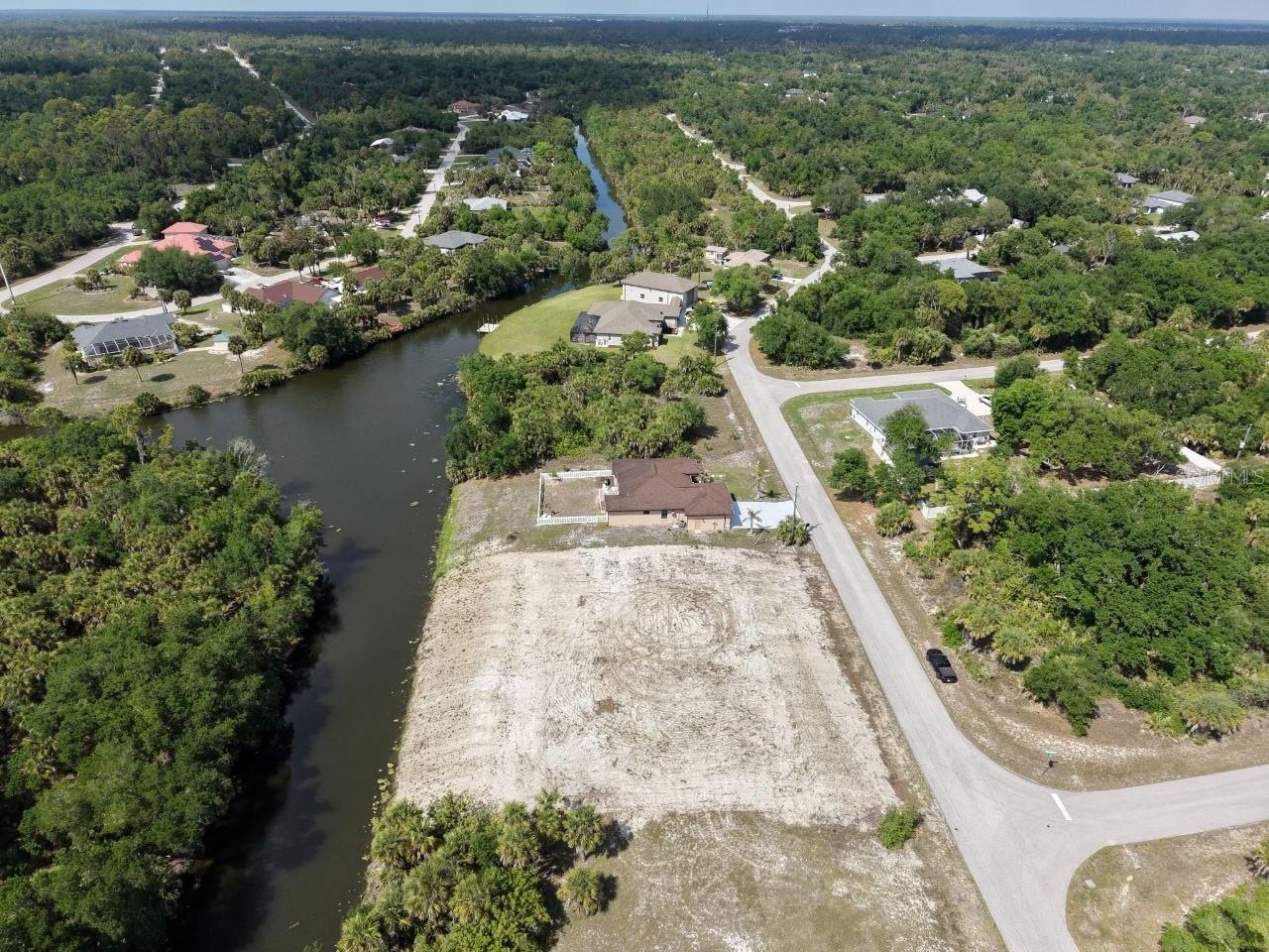 553 Pembroke Drive, FL