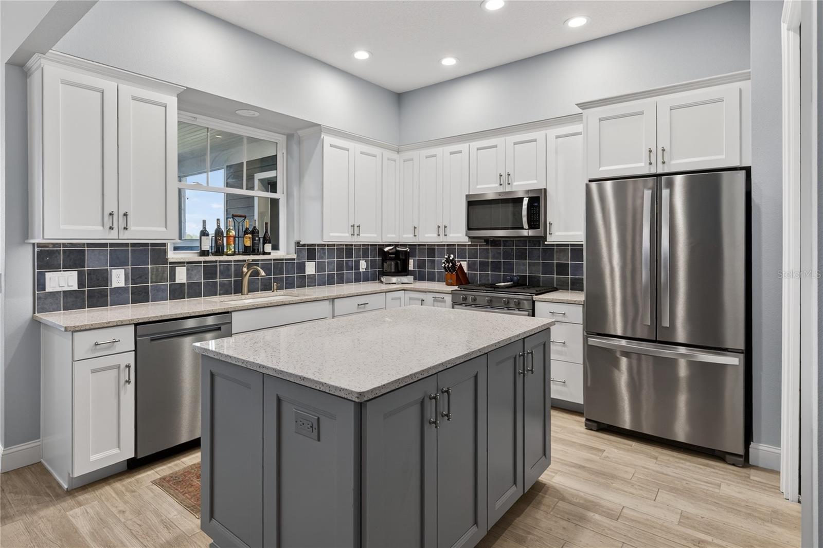 260 Central Avenue, FL