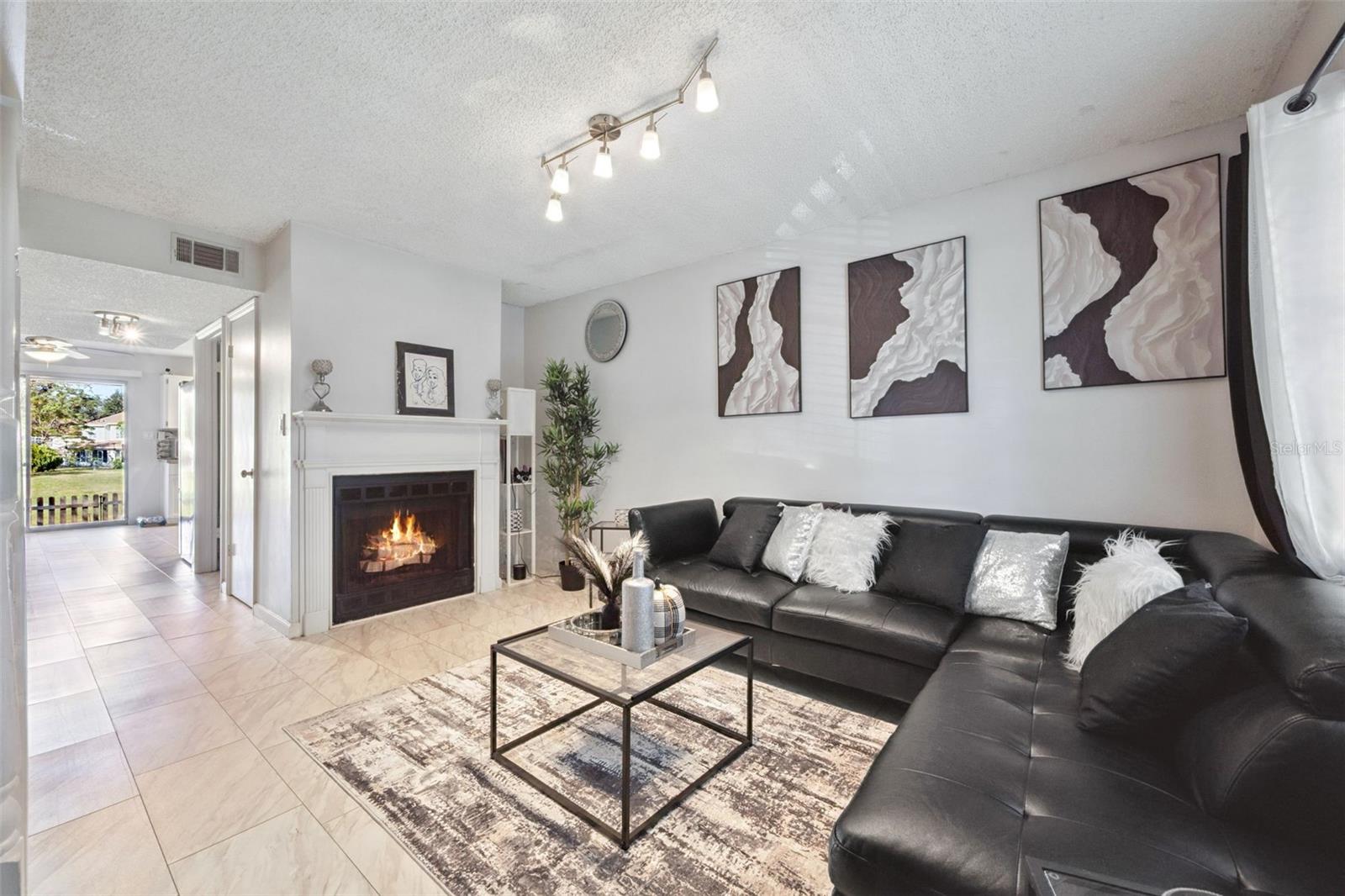 6924 Woodlake, FL