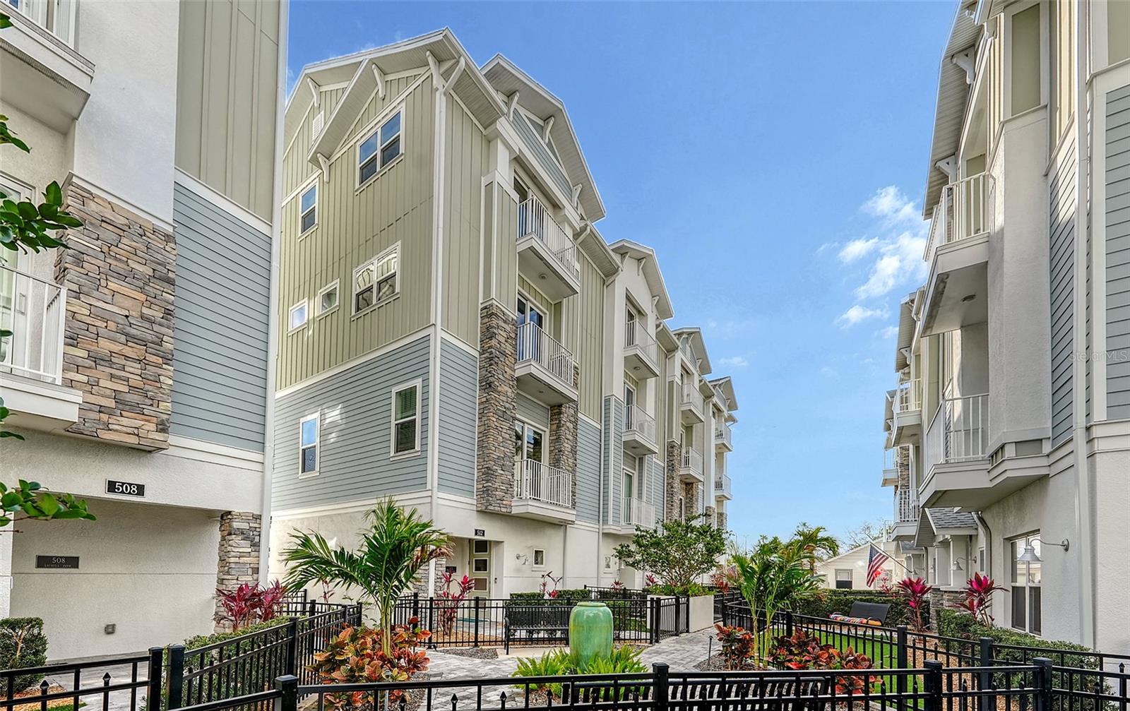 512 Laurel Park Drive, FL