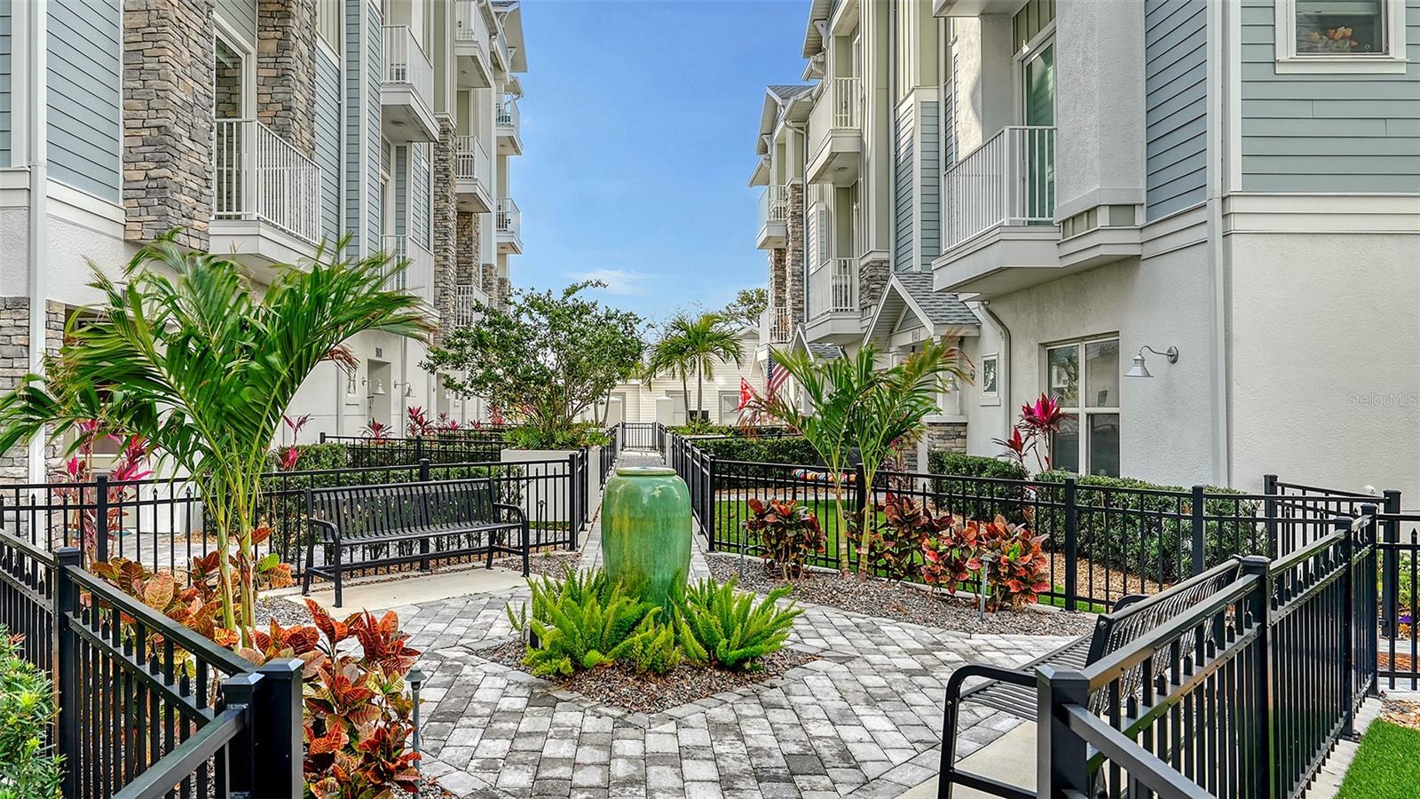512 Laurel Park Drive, FL