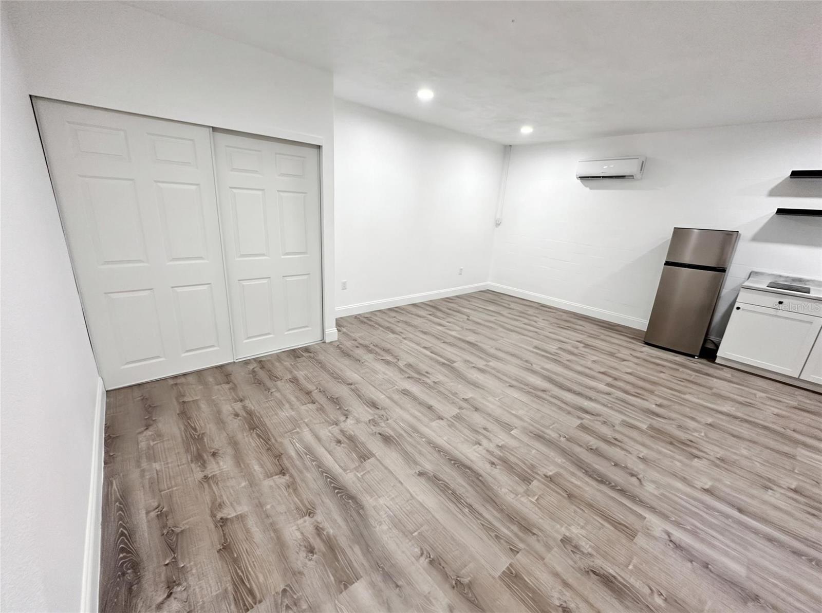1017 Parkwood Drive, FL
