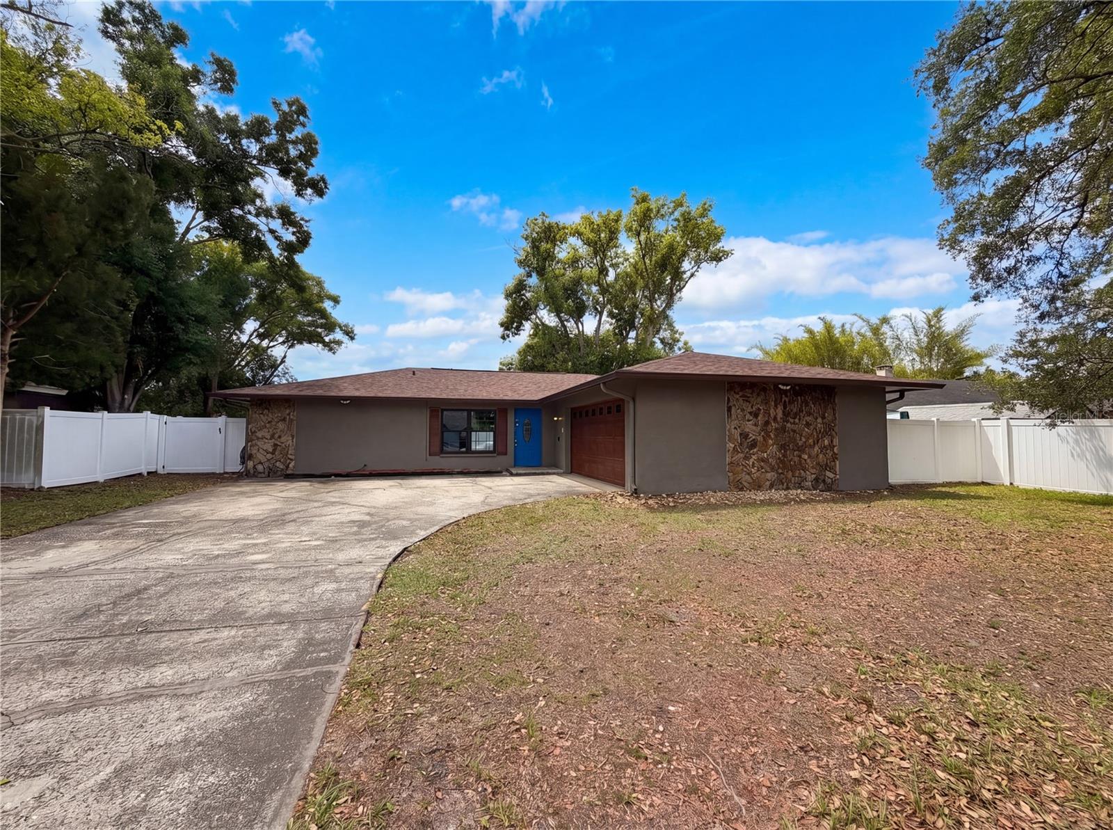 17621 Meadowbridge Drive, FL