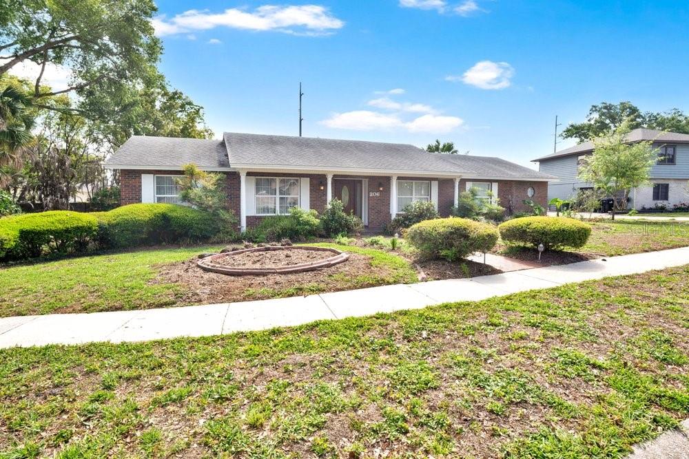 206 Cattail Court, FL