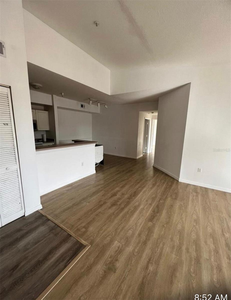 5548 Metrowest Boulevard, FL