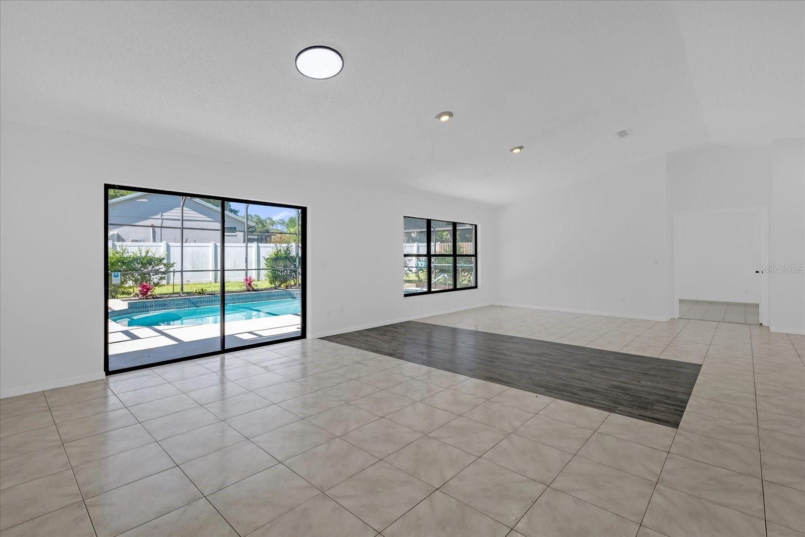 9011 Chapman Oak Court, FL
