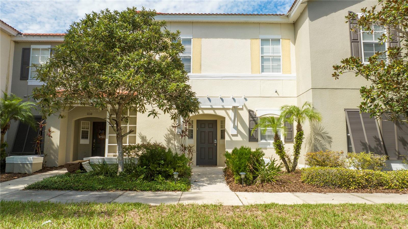 1120 Las Fuentes Drive, FL