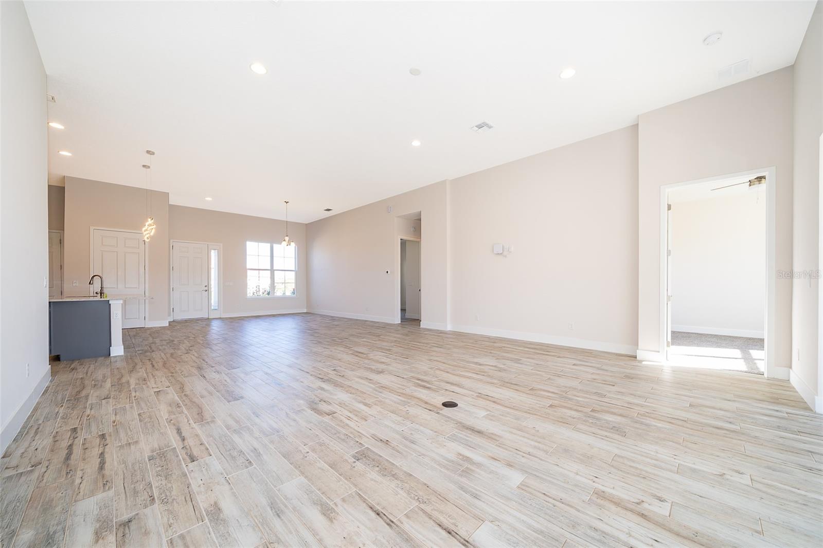 2400 Symphony Circle, FL