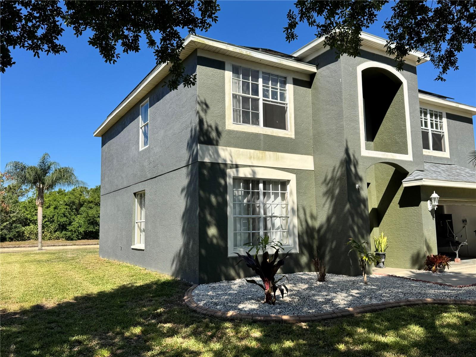 9023 Pinebreeze Drive, FL