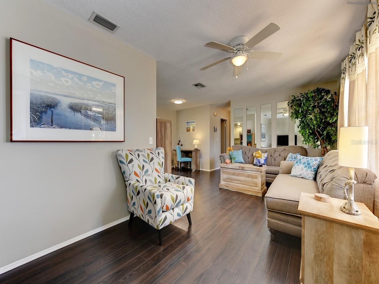 301 Avenida Madera, FL