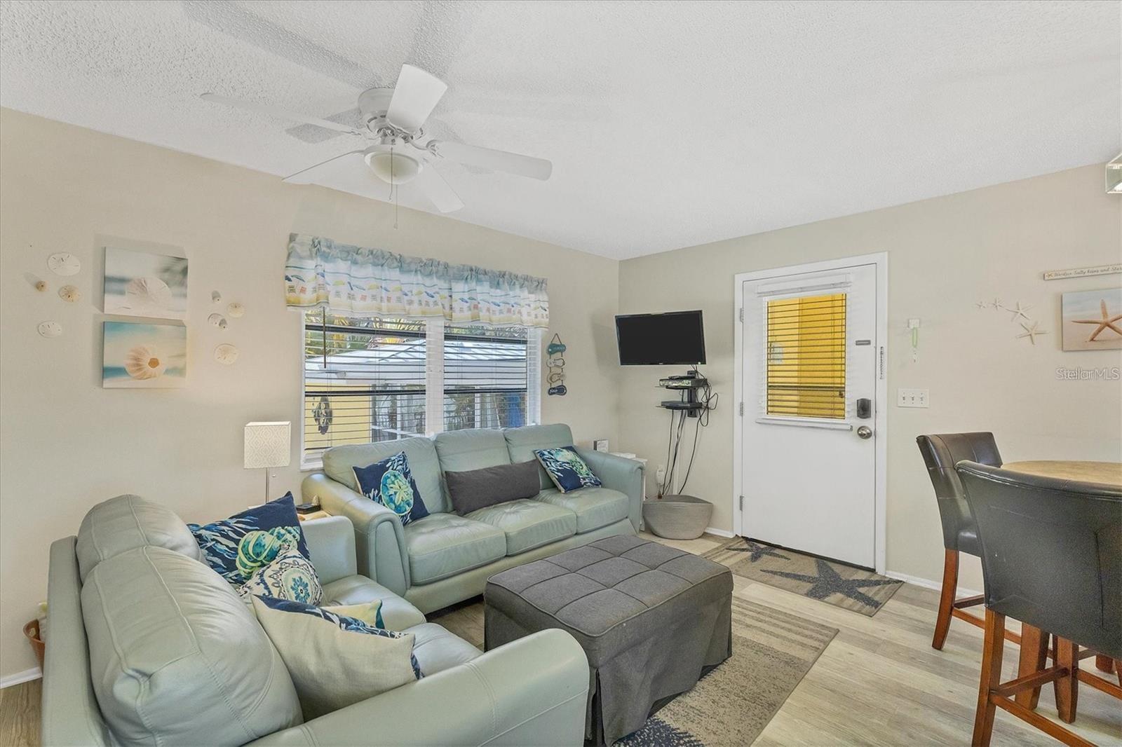 301 Avenida Madera, FL
