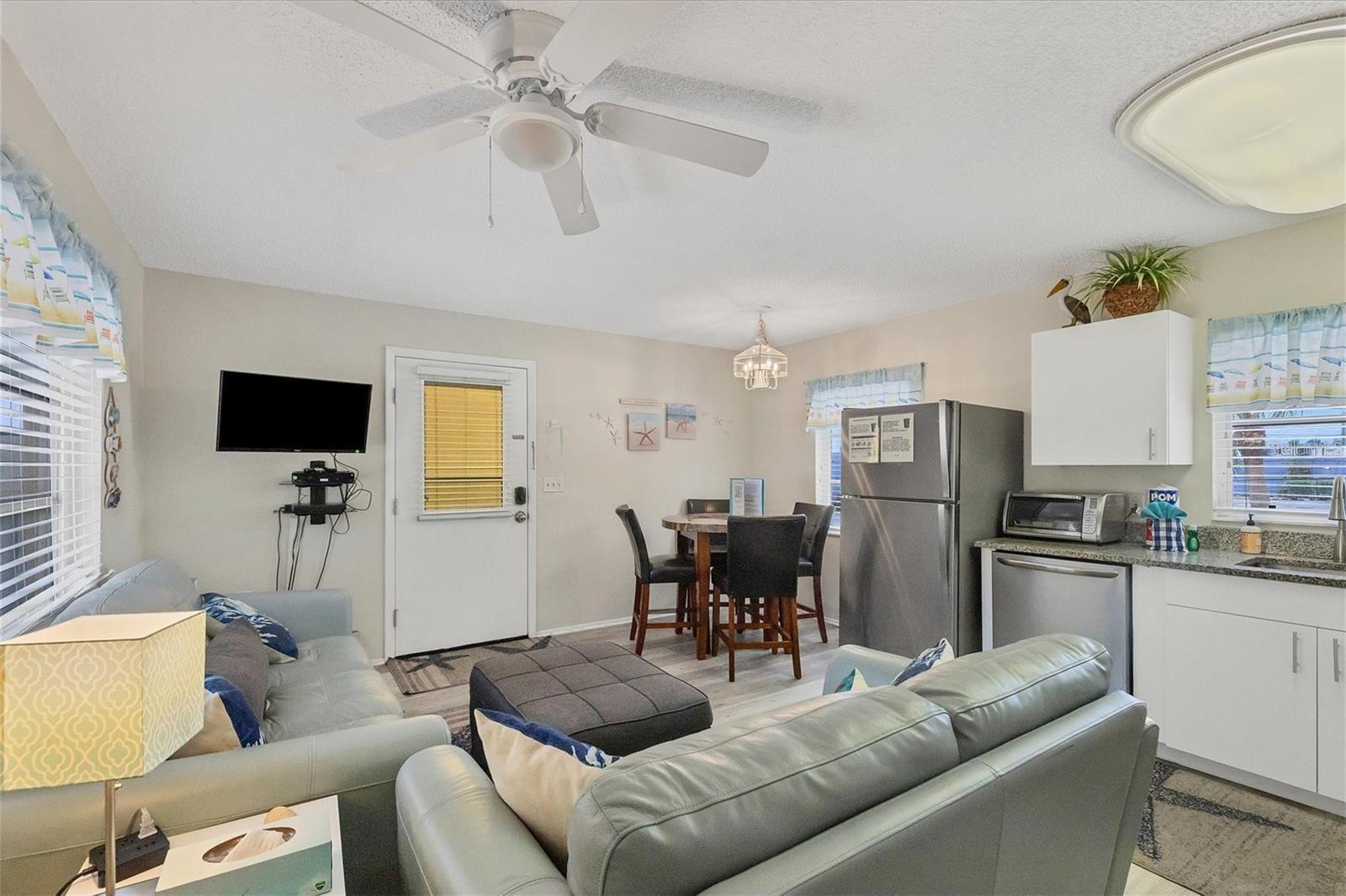 301 Avenida Madera, FL