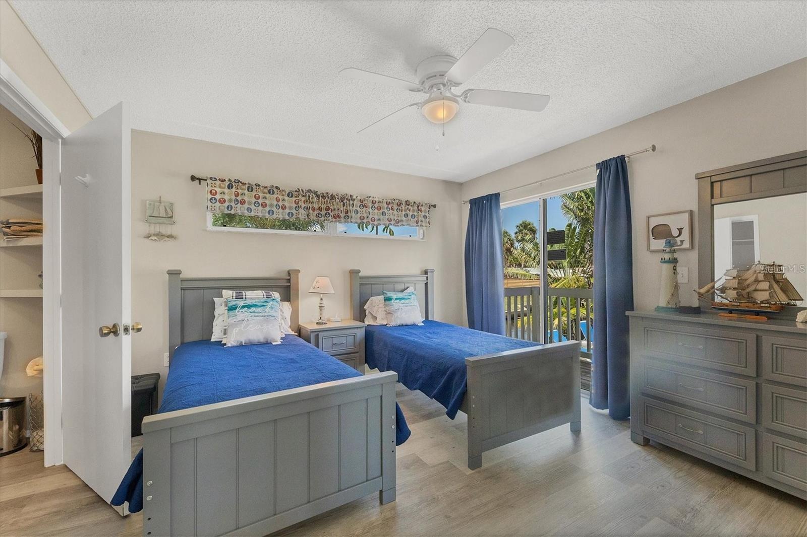 301 Avenida Madera, FL