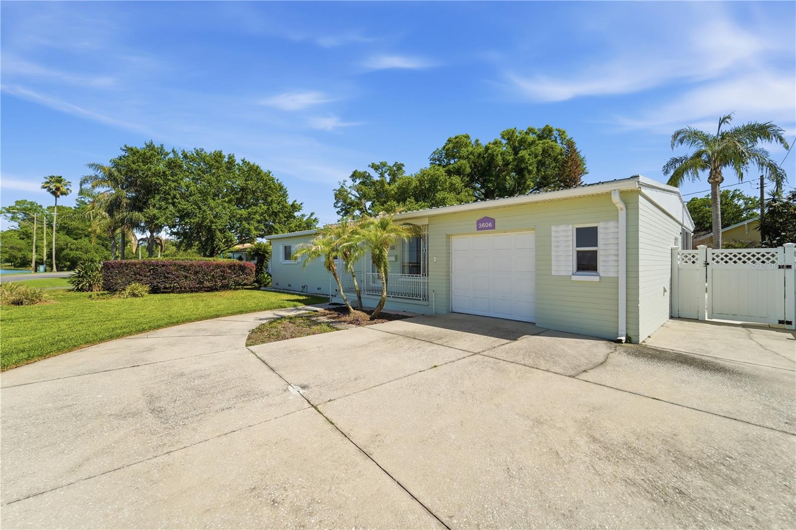 3606 Lake Underhill Road, FL