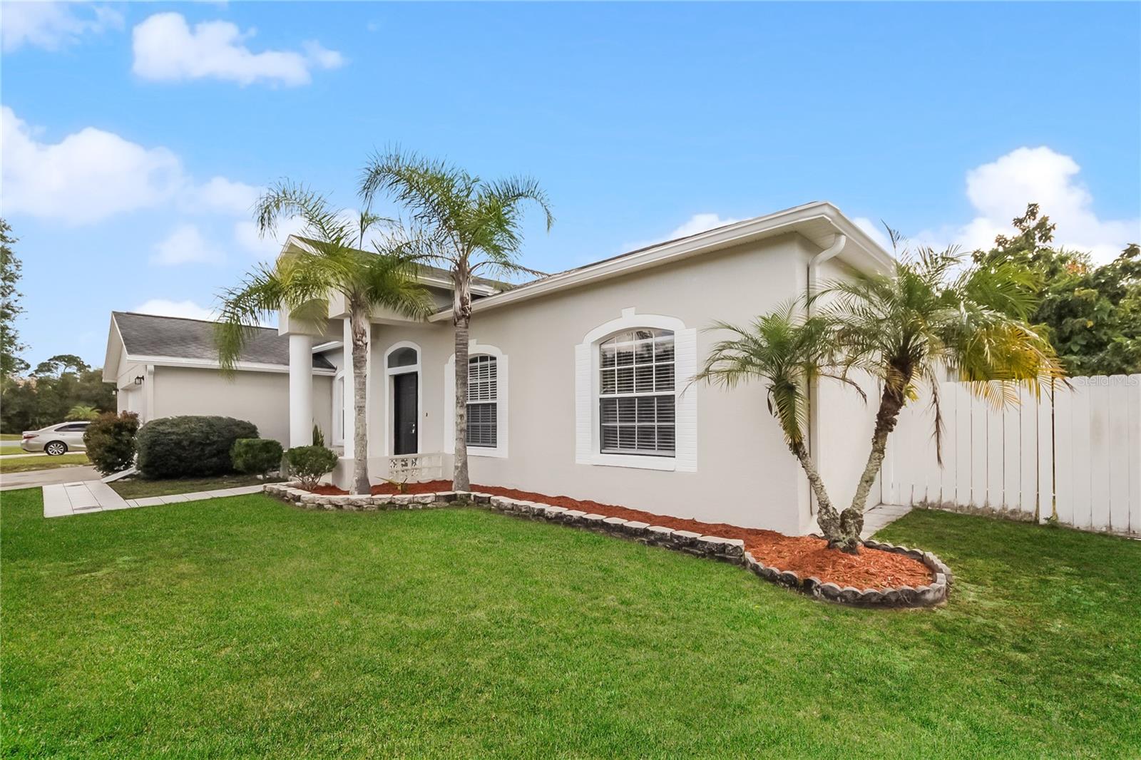 906 Mendoza Lane, FL