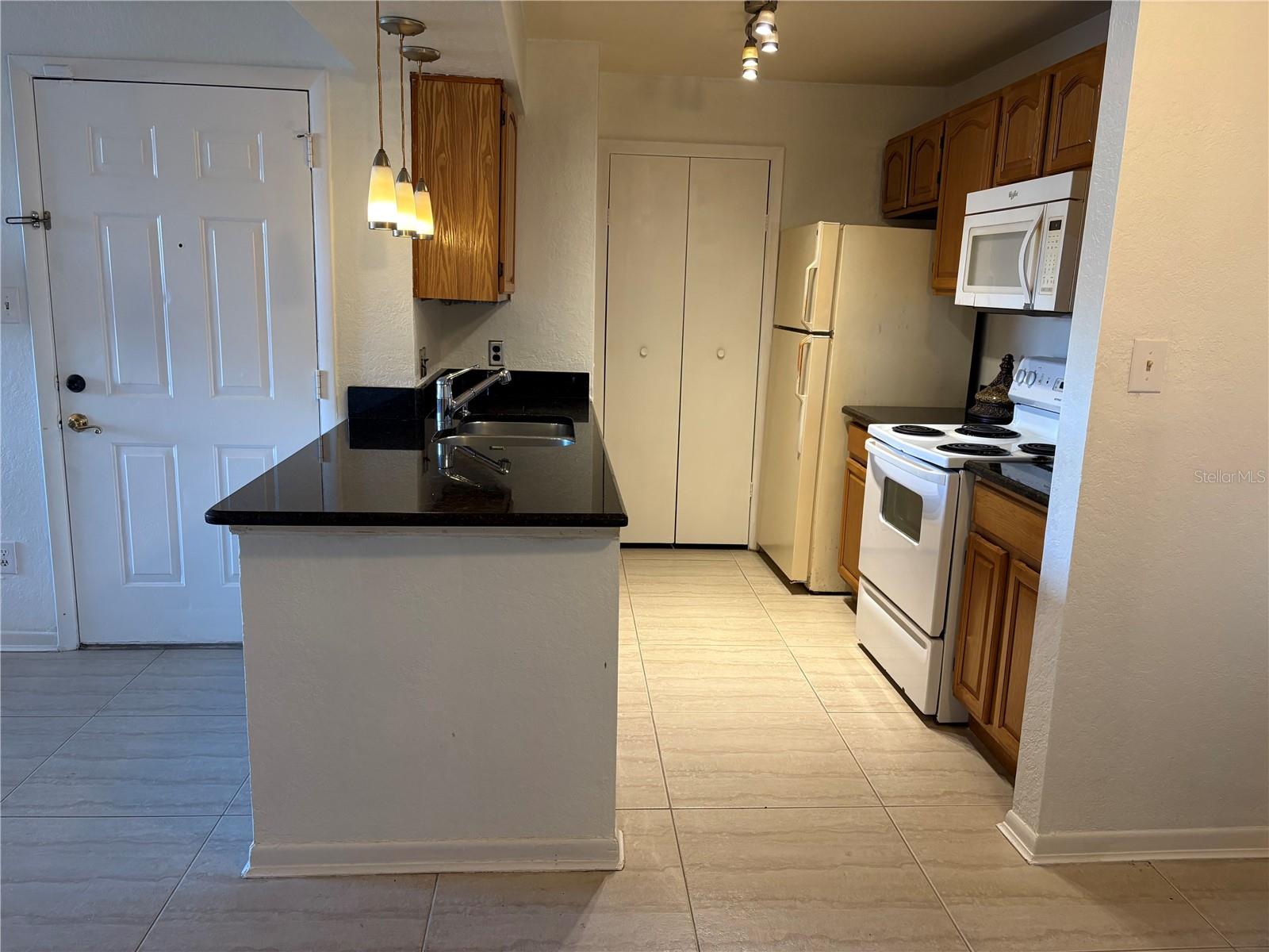 5601 Rosebriar Way, FL