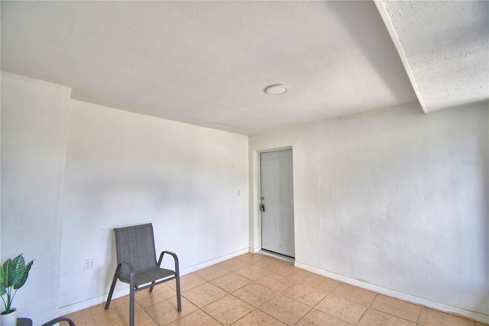 2405 Roslyn Lane, FL