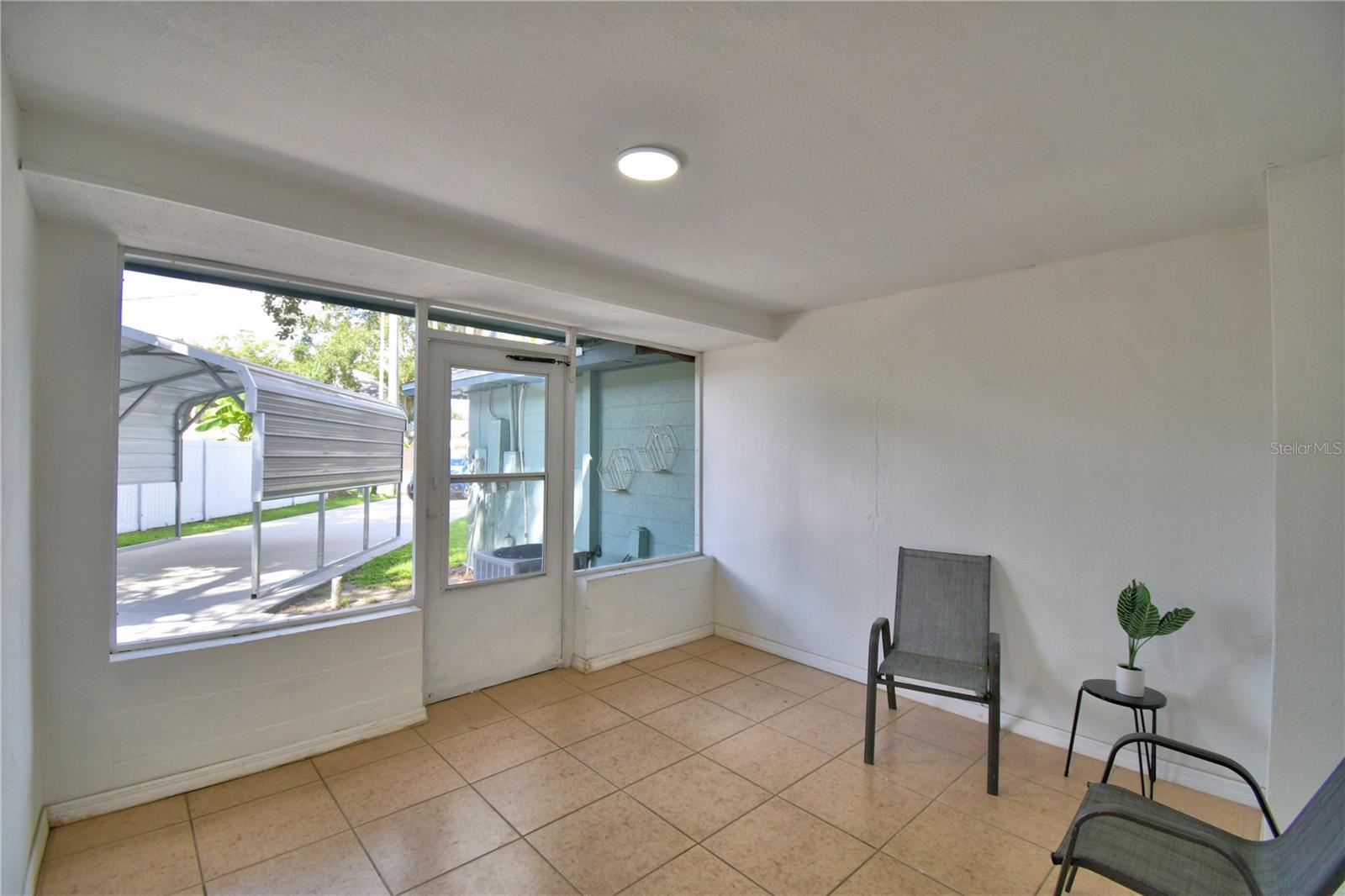 2405 Roslyn Lane, FL