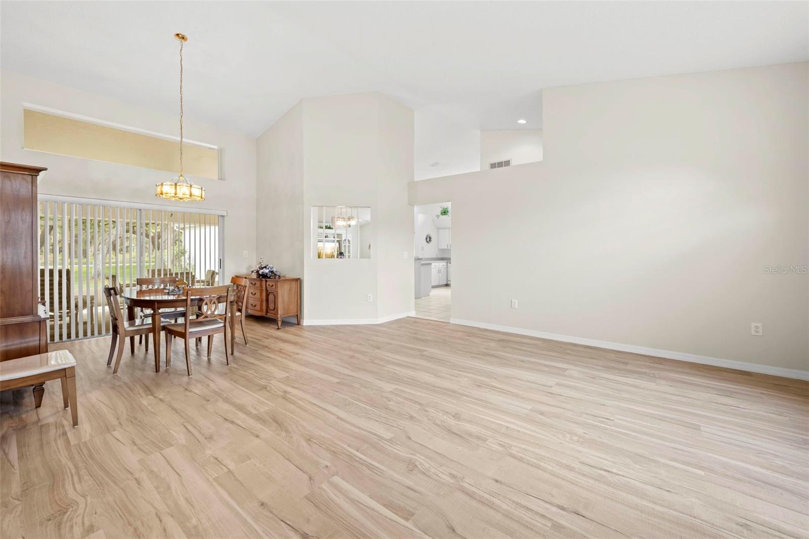 432 Mistwood Court, FL
