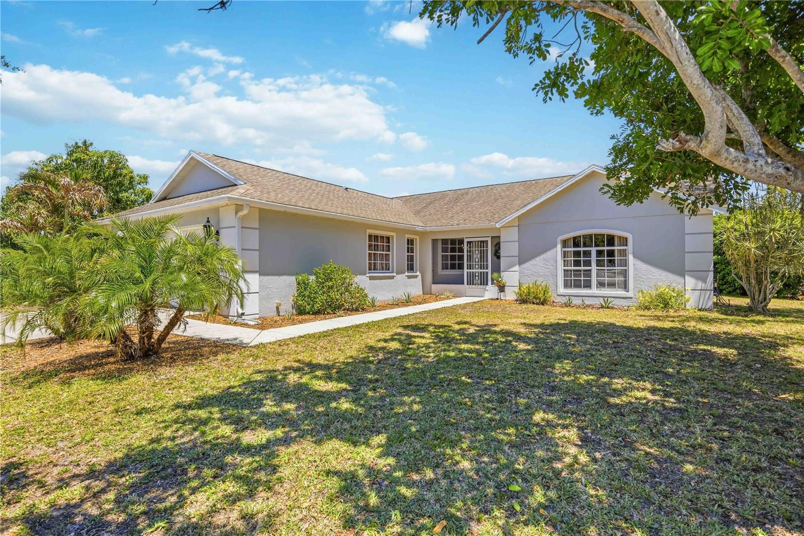 4851 Hamlets Grove Drive, FL