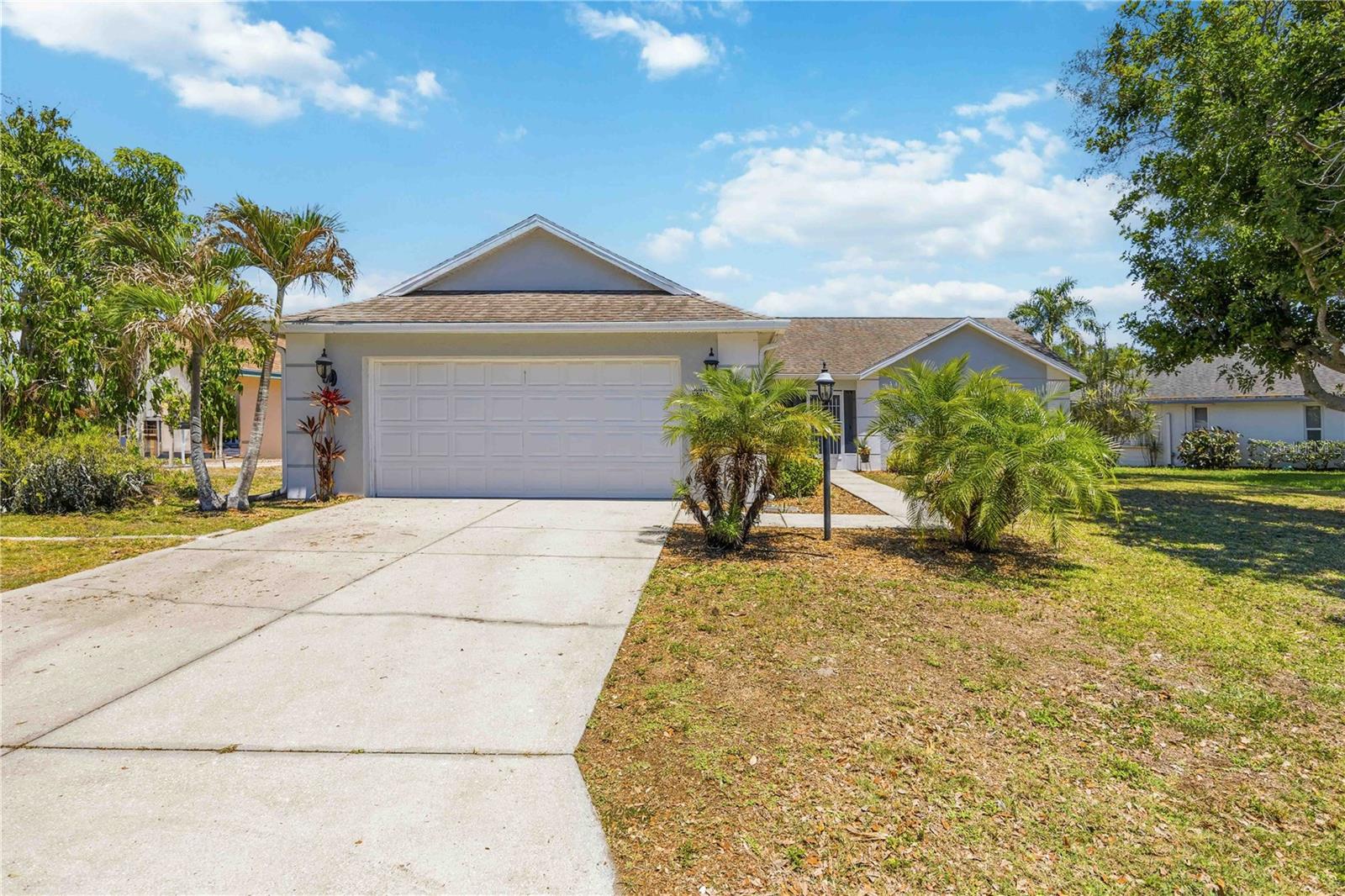 4851 Hamlets Grove Drive, FL