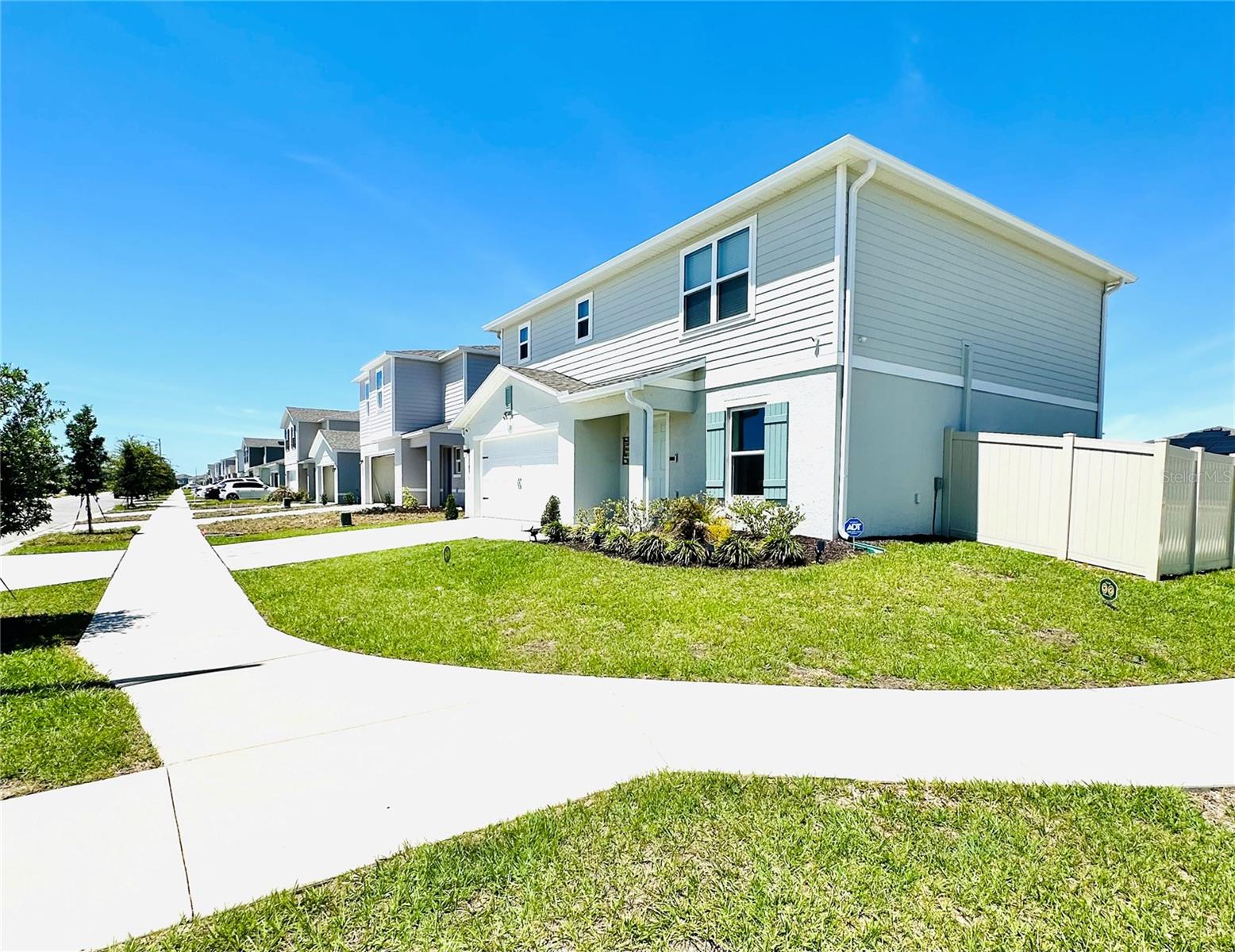 1053 Ambleside Dr, FL