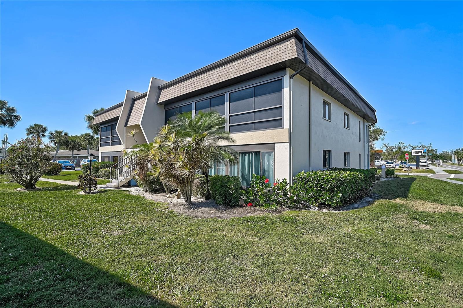 1697 Northampton Street, FL
