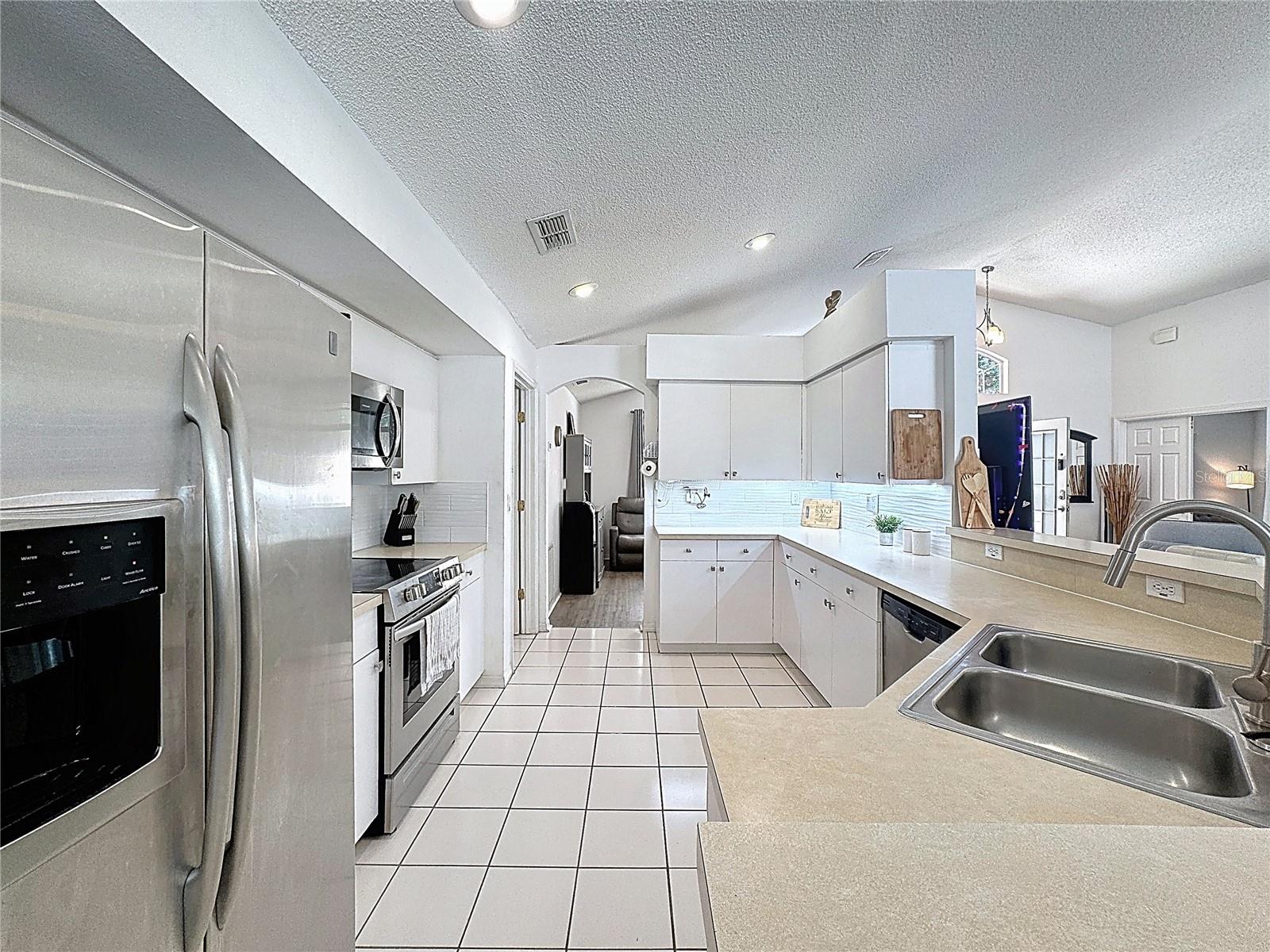 566 Montana Avenue, FL