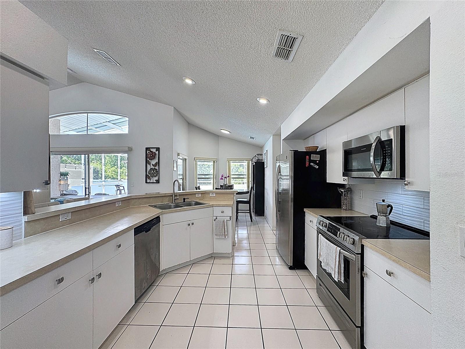 566 Montana Avenue, FL