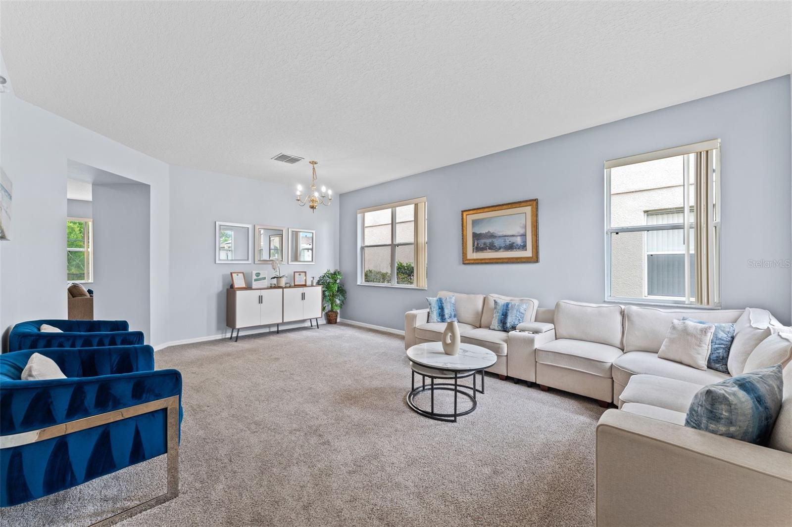 213 Willow View Drive, FL