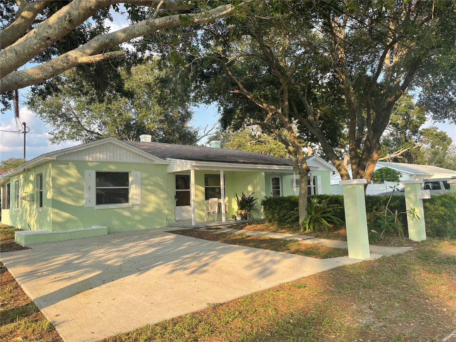 10825 Navajo Drive, FL