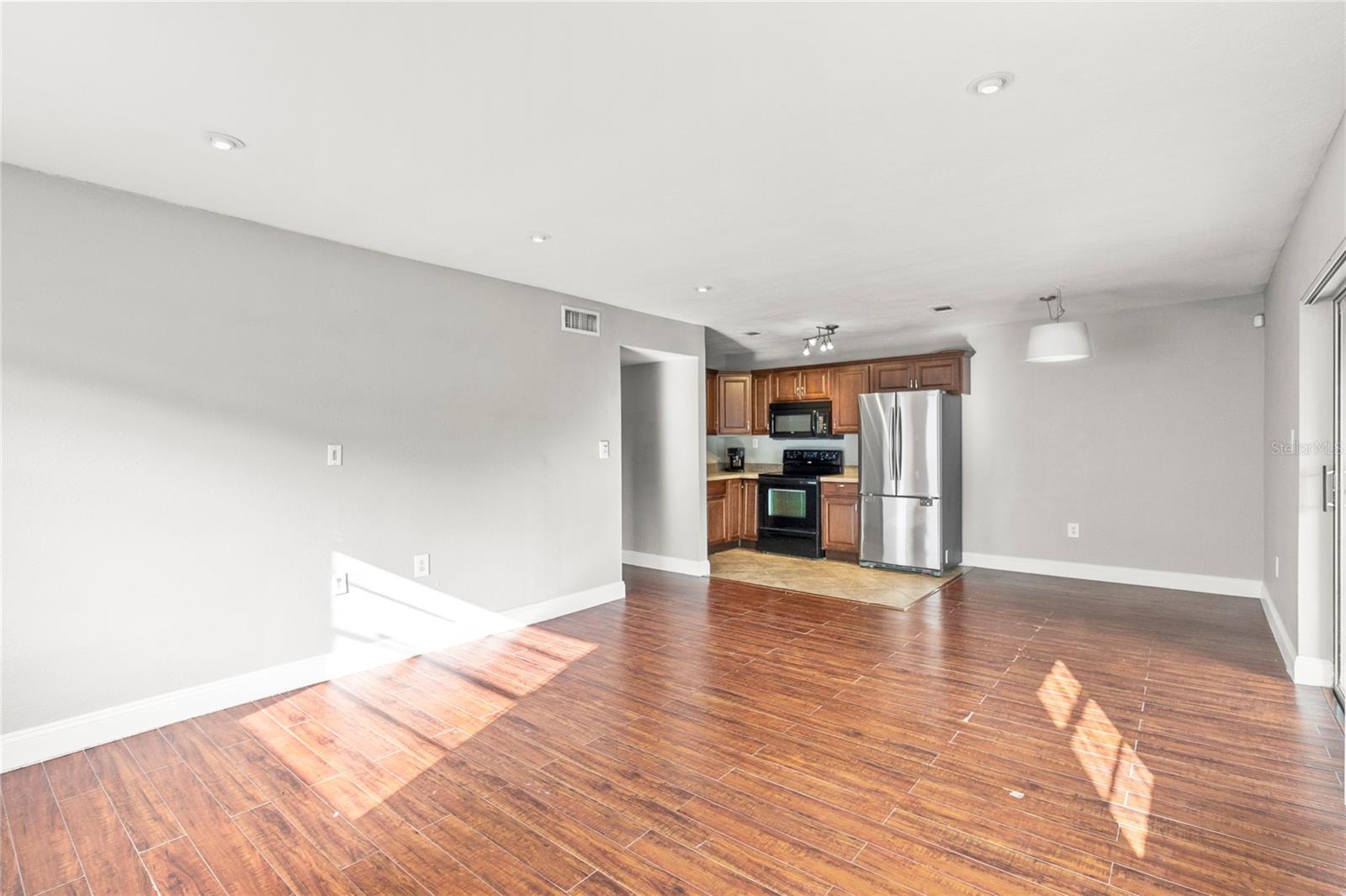 2547 Alafaya Trail, FL