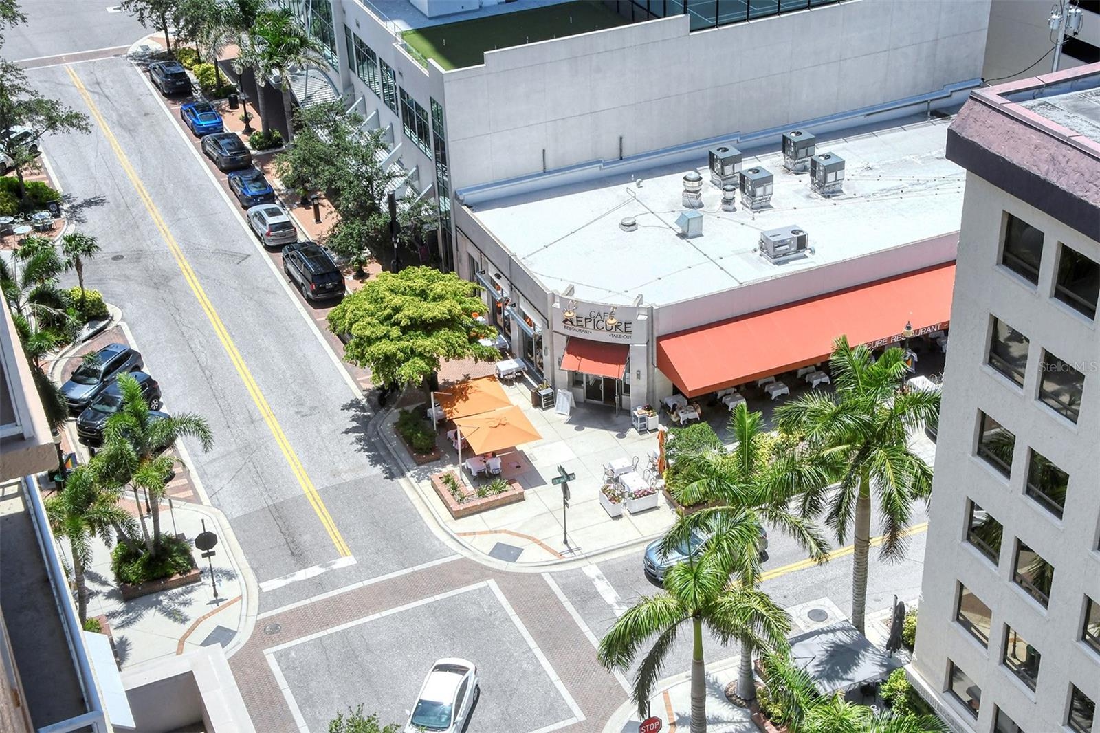 1350 Main Street, FL
