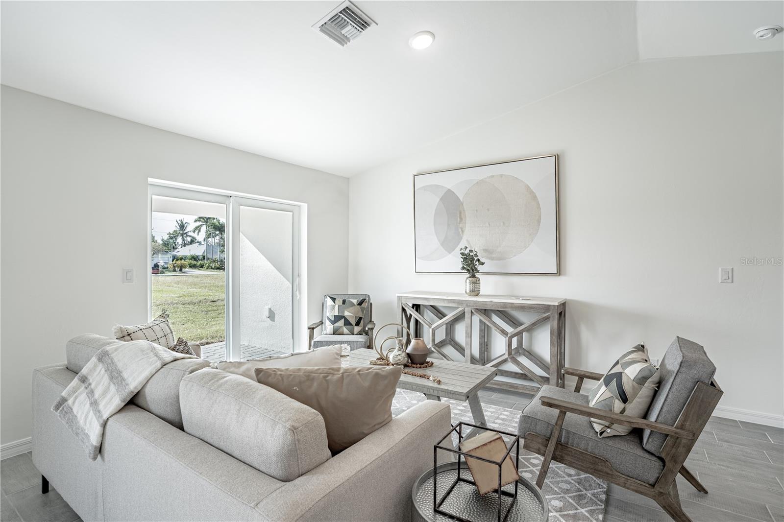 466 Theresa Boulevard, FL