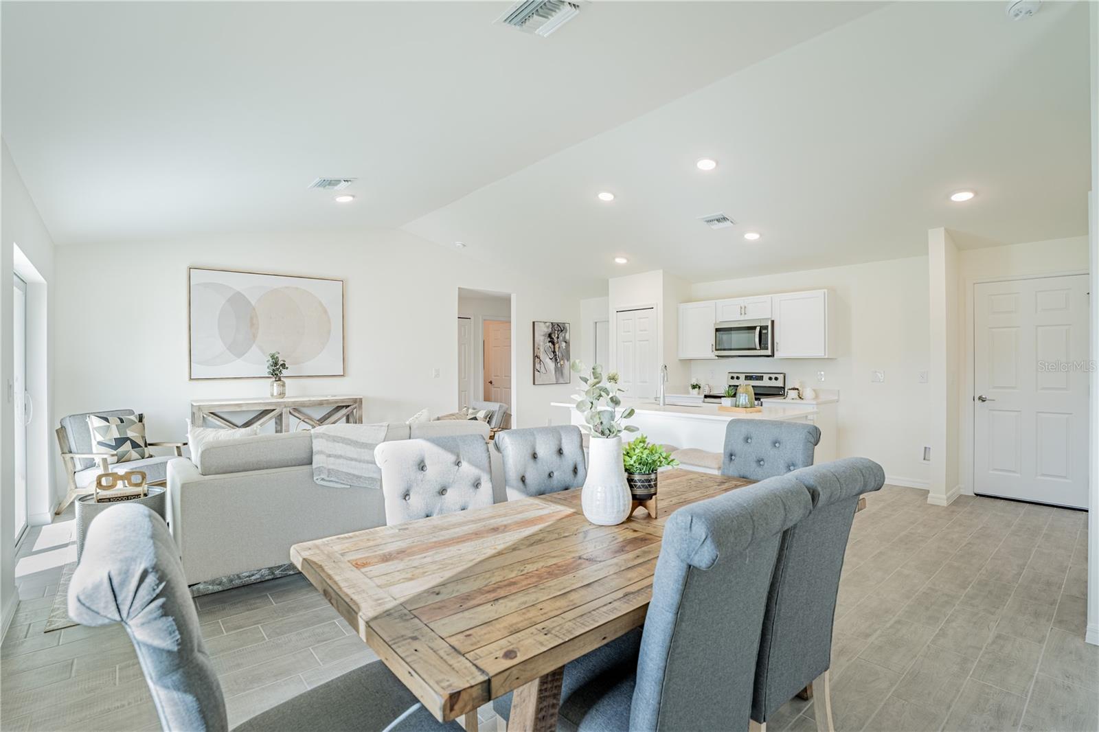 466 Theresa Boulevard, FL