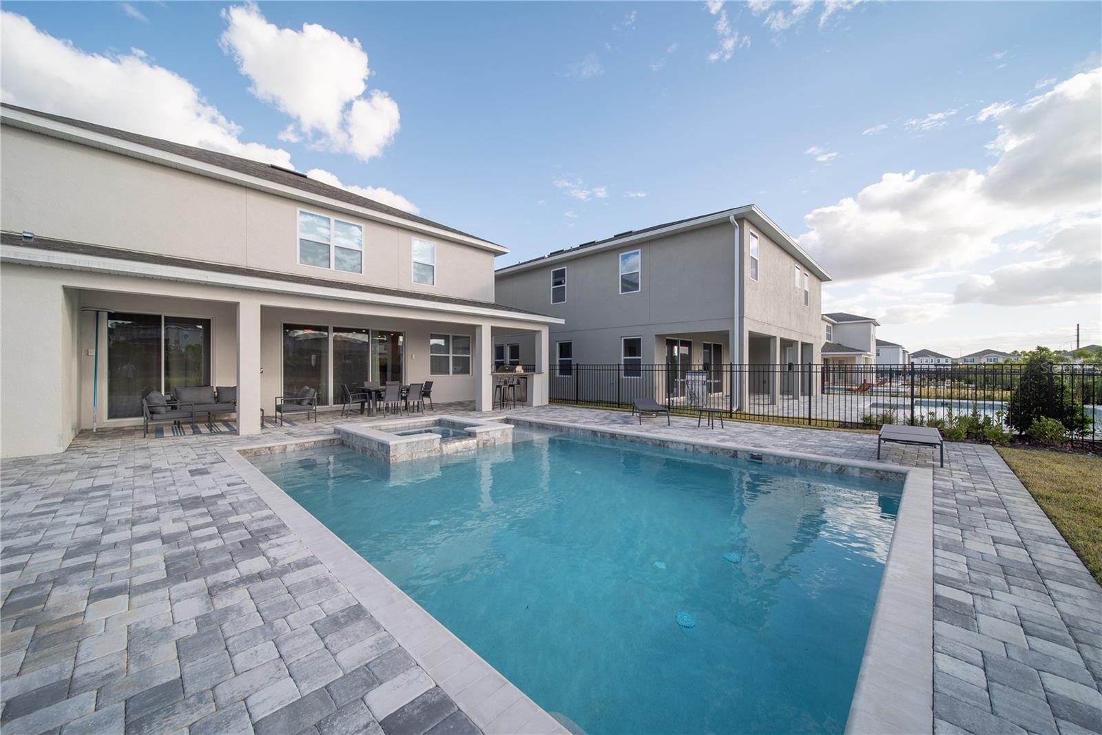 256 Auburn Avenue, FL
