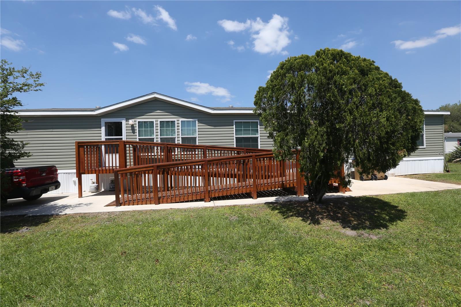 209 Ellsworth Drive, FL