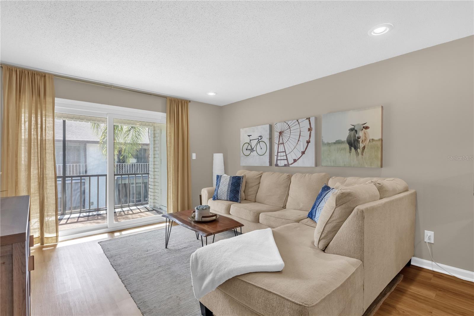 2916 Plaza Terrace Drive, FL
