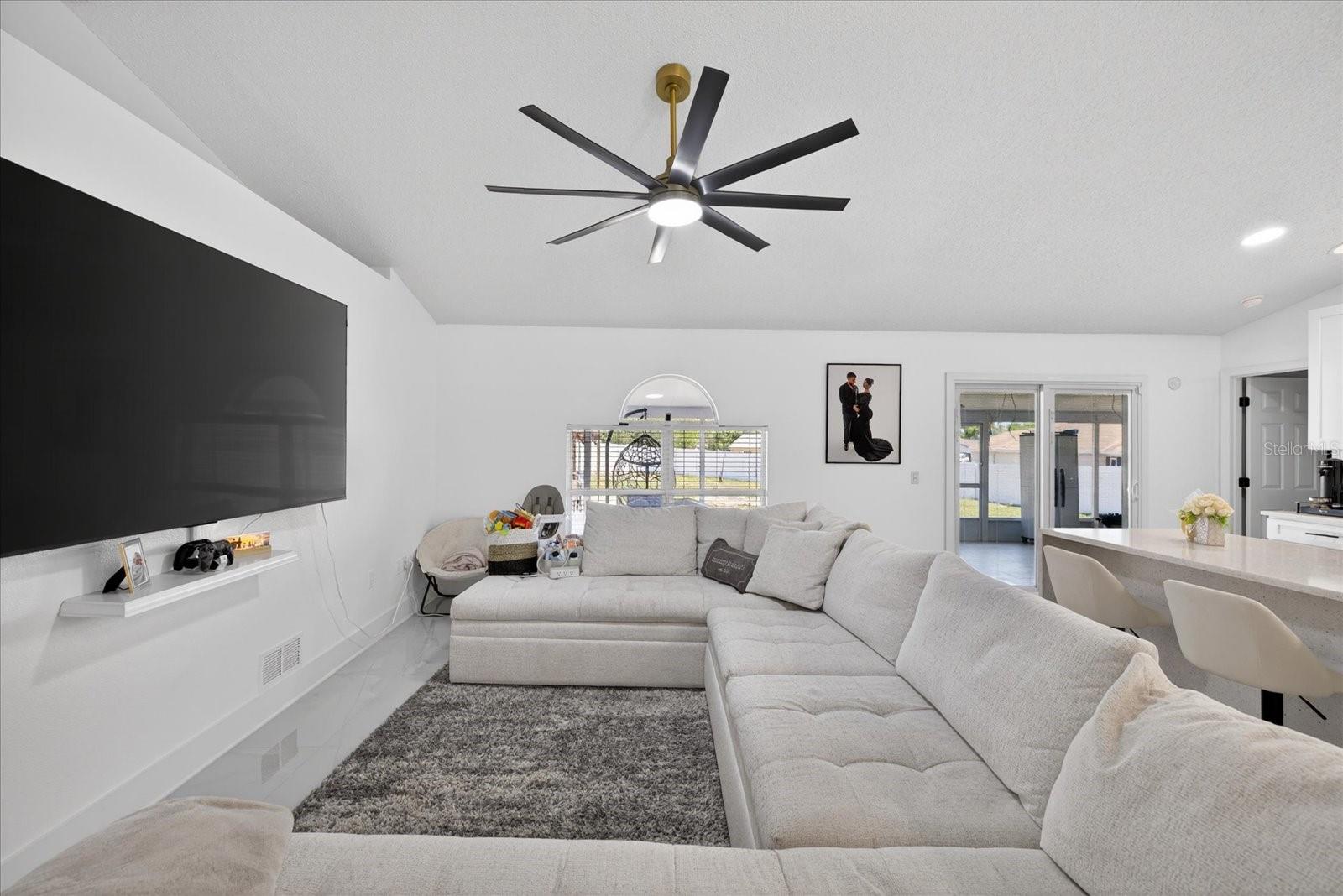 4096 Landover Boulevard, FL