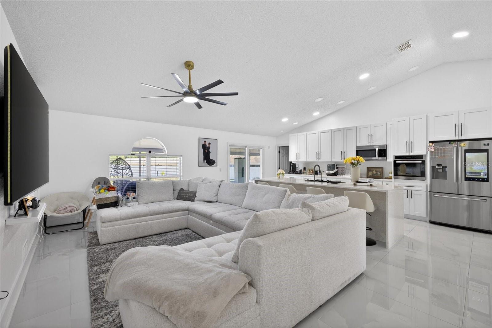 4096 Landover Boulevard, FL