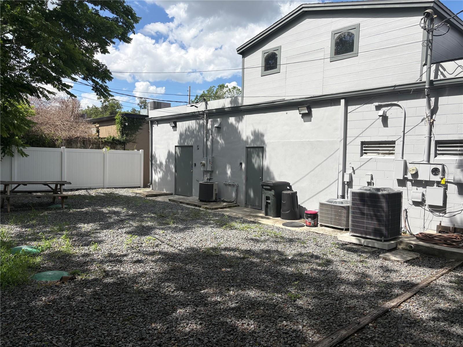 4207 Edgewater Drive, FL