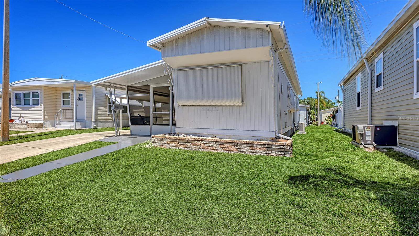 208 Southwinds Drive, FL