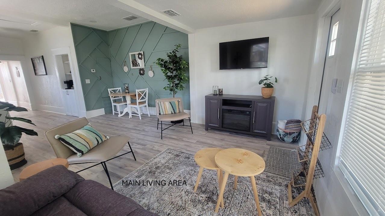 541 Margaret Court, FL