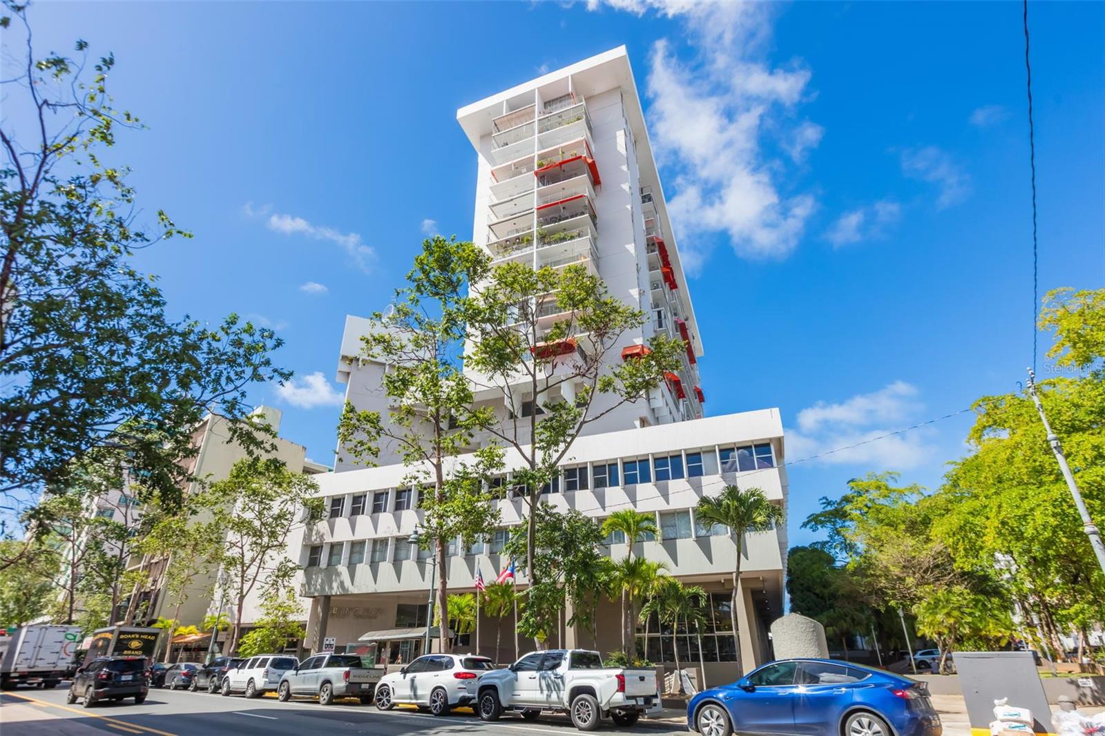 C. Bolivar Cobians Plaza Avenue, PR