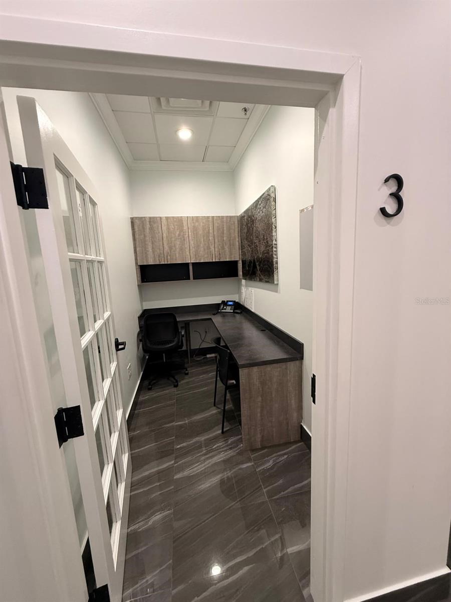 7901 Kingspointe Parkway, FL
