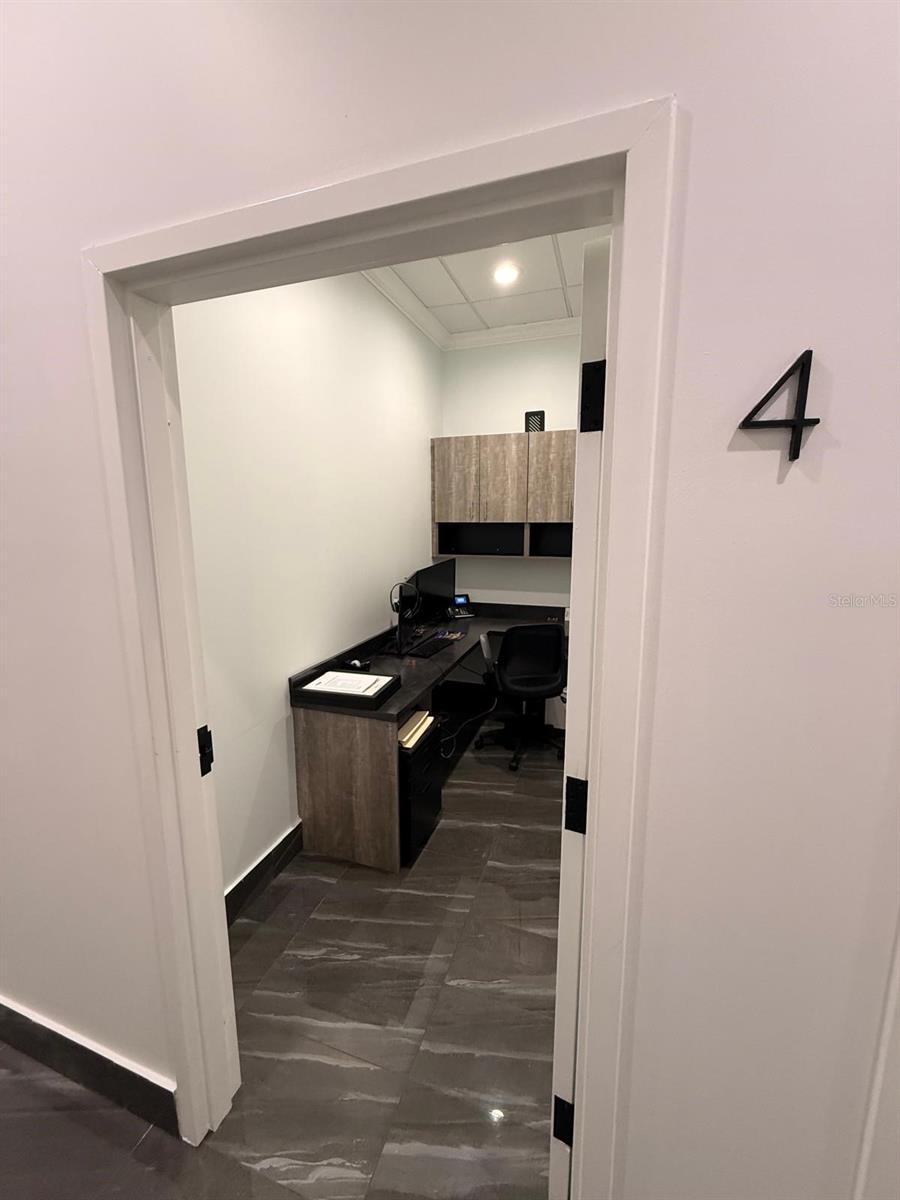 7901 Kingspointe Parkway, FL