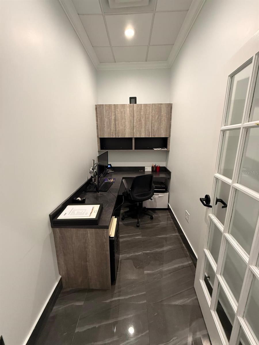 7901 Kingspointe Parkway, FL